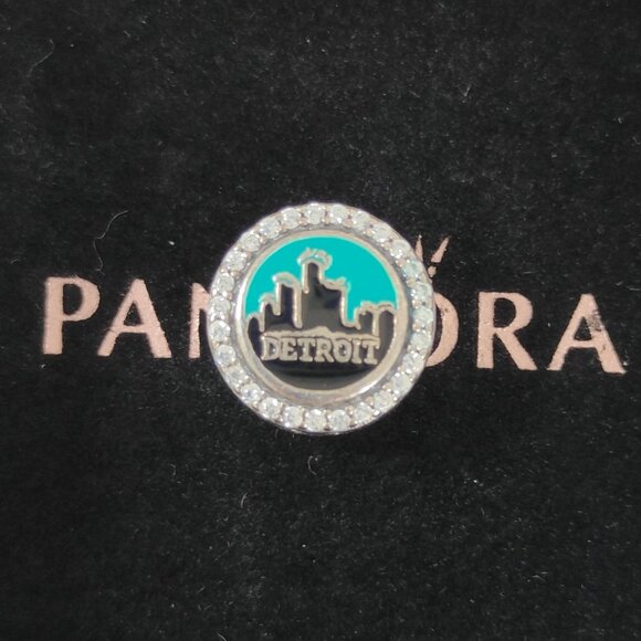 Pandora Detroit Motor City Exclusive Travel Charm Pendant S925 Silver with box - Picture 1 of 6